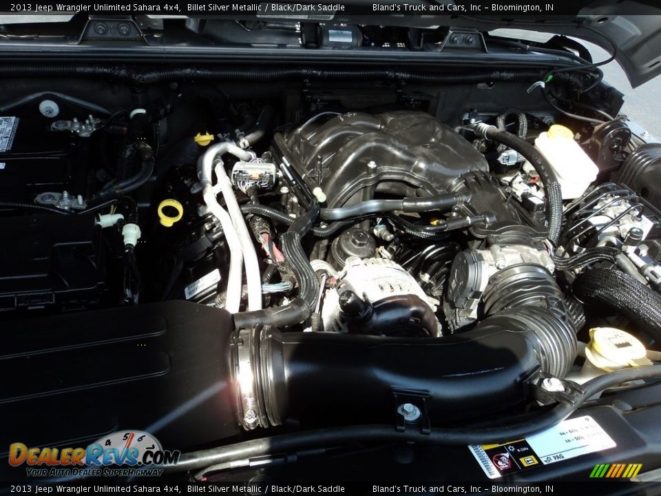 2013 Jeep Wrangler Unlimited Sahara 4x4 Billet Silver Metallic / Black/Dark Saddle Photo #36