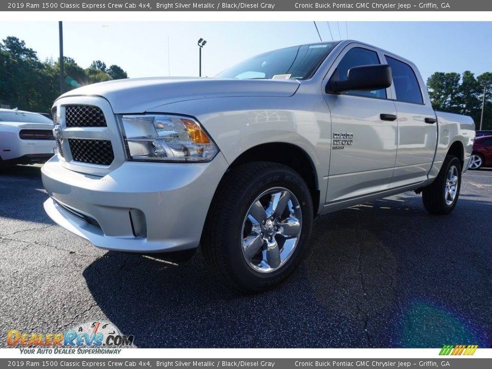 2019 Ram 1500 Classic Express Crew Cab 4x4 Bright Silver Metallic / Black/Diesel Gray Photo #3