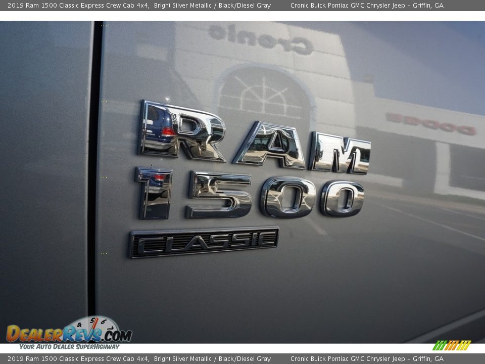 2019 Ram 1500 Classic Express Crew Cab 4x4 Bright Silver Metallic / Black/Diesel Gray Photo #9