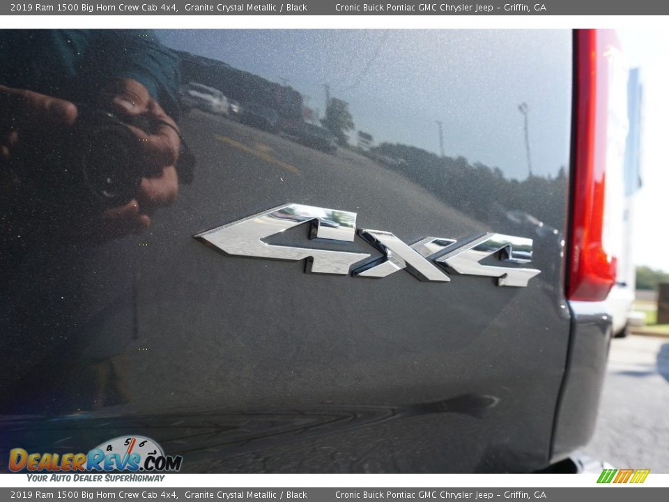 2019 Ram 1500 Big Horn Crew Cab 4x4 Granite Crystal Metallic / Black Photo #14