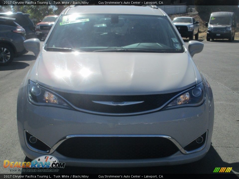 2017 Chrysler Pacifica Touring L Tusk White / Black/Alloy Photo #2