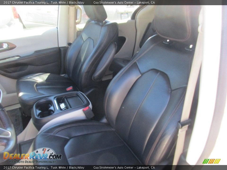 2017 Chrysler Pacifica Touring L Tusk White / Black/Alloy Photo #8