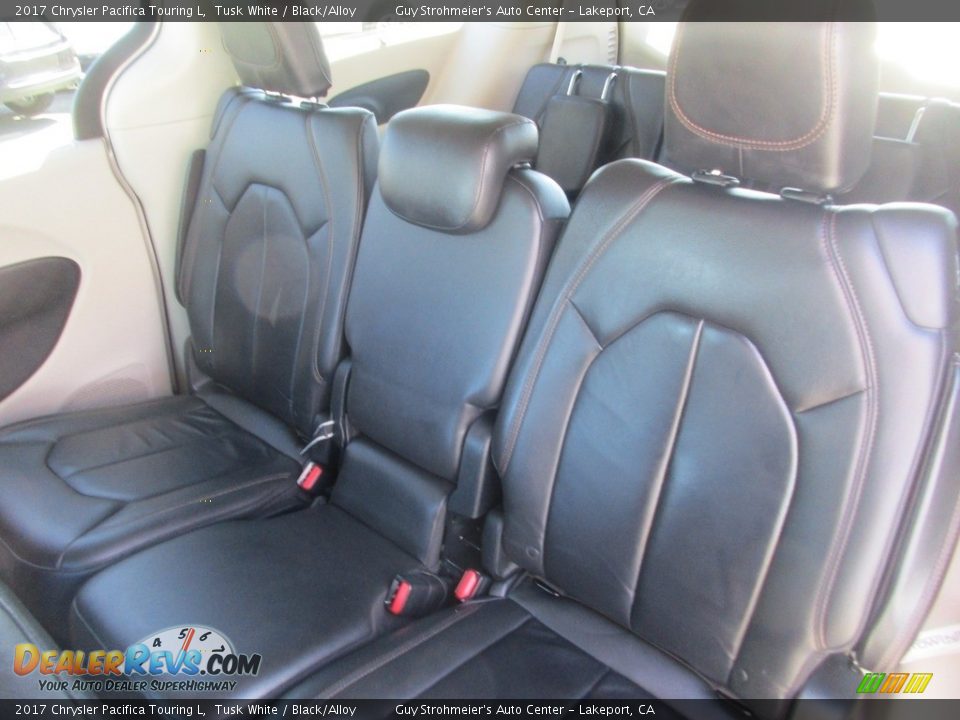 2017 Chrysler Pacifica Touring L Tusk White / Black/Alloy Photo #9
