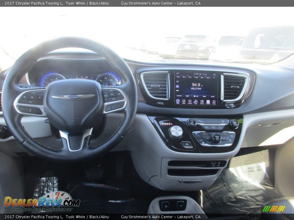 2017 Chrysler Pacifica Touring L Tusk White / Black/Alloy Photo #11