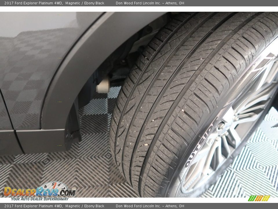 2017 Ford Explorer Platinum 4WD Magnetic / Ebony Black Photo #29