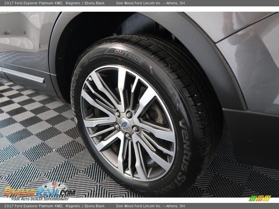 2017 Ford Explorer Platinum 4WD Magnetic / Ebony Black Photo #32