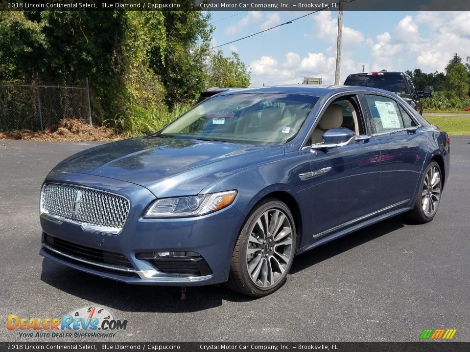 Front 3/4 View of 2018 Lincoln Continental Select Photo #1