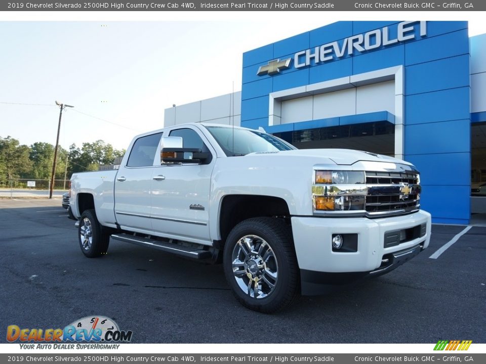 Front 3/4 View of 2019 Chevrolet Silverado 2500HD High Country Crew Cab 4WD Photo #1
