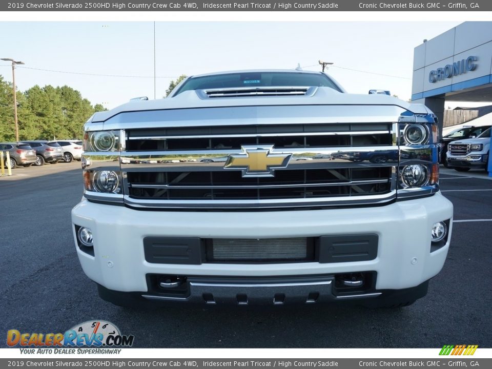 2019 Chevrolet Silverado 2500HD High Country Crew Cab 4WD Iridescent Pearl Tricoat / High Country Saddle Photo #2