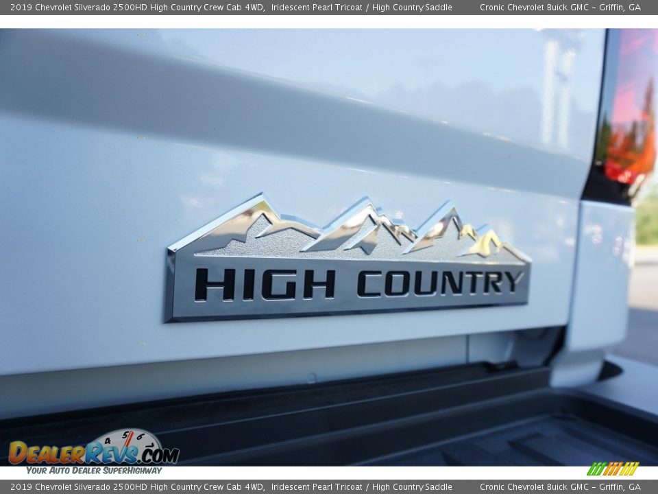 2019 Chevrolet Silverado 2500HD High Country Crew Cab 4WD Iridescent Pearl Tricoat / High Country Saddle Photo #14