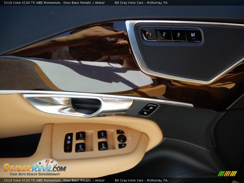 2019 Volvo XC90 T6 AWD Momentum Onyx Black Metallic / Amber Photo #10