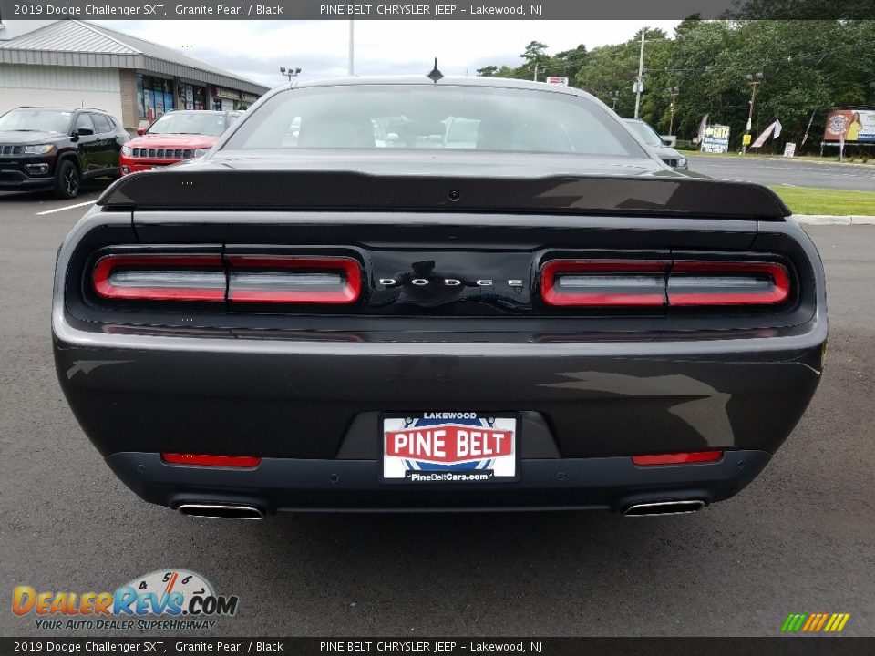 2019 Dodge Challenger SXT Granite Pearl / Black Photo #5