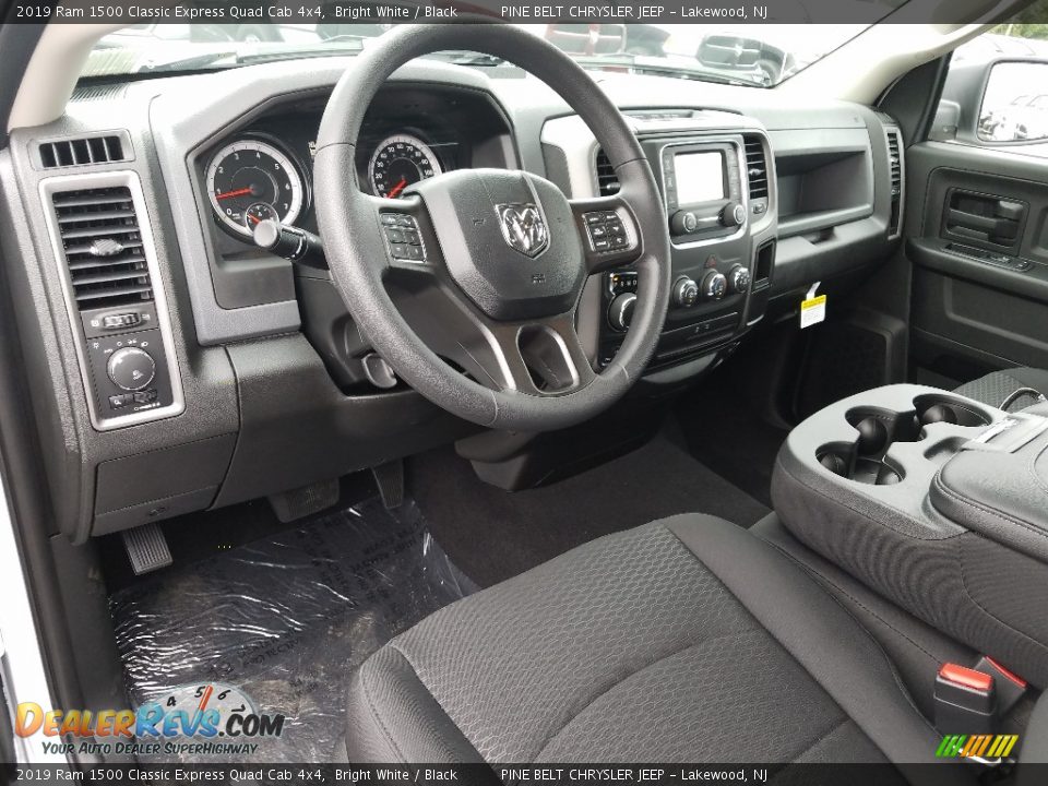 2019 Ram 1500 Classic Express Quad Cab 4x4 Bright White / Black Photo #7