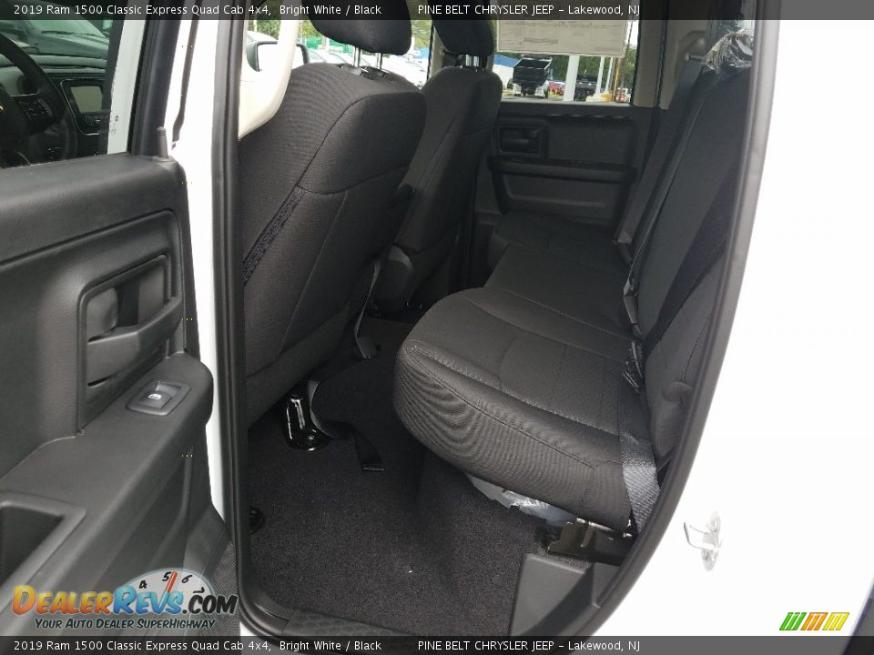 2019 Ram 1500 Classic Express Quad Cab 4x4 Bright White / Black Photo #8