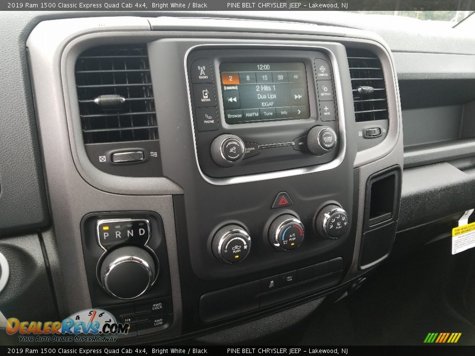 2019 Ram 1500 Classic Express Quad Cab 4x4 Bright White / Black Photo #10