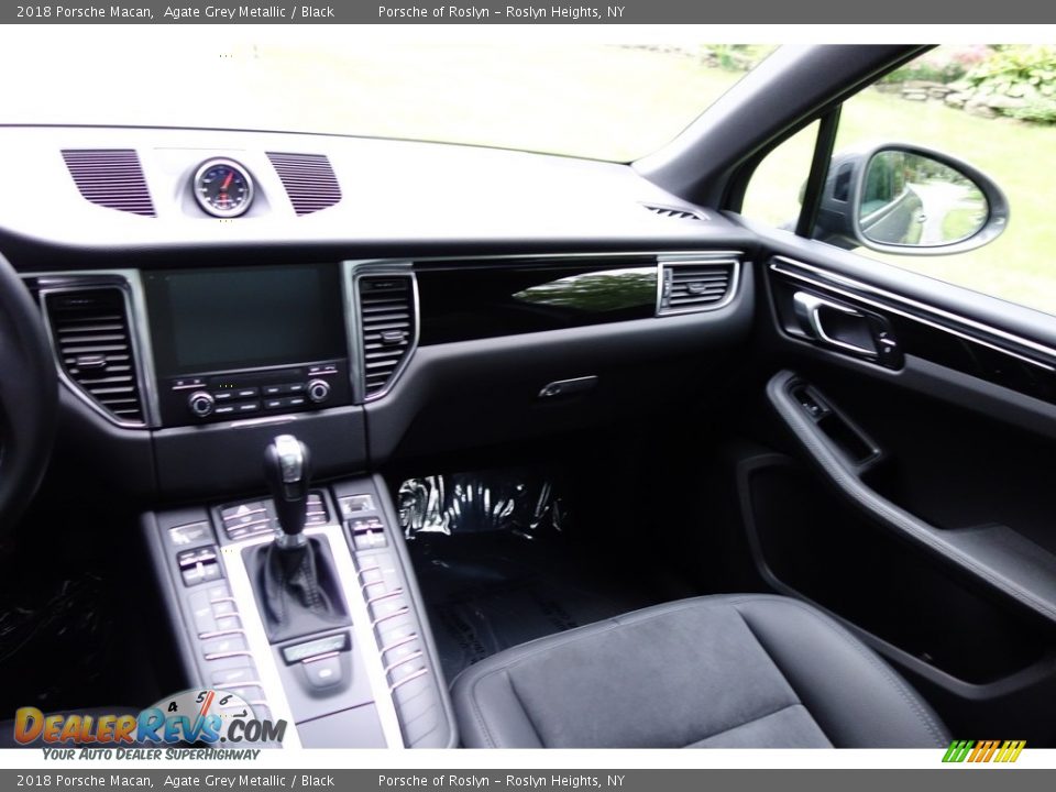 2018 Porsche Macan Agate Grey Metallic / Black Photo #15