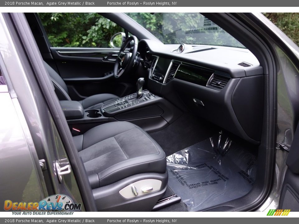 2018 Porsche Macan Agate Grey Metallic / Black Photo #16