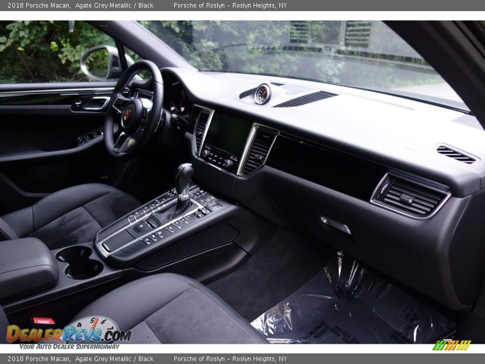 2018 Porsche Macan Agate Grey Metallic / Black Photo #17