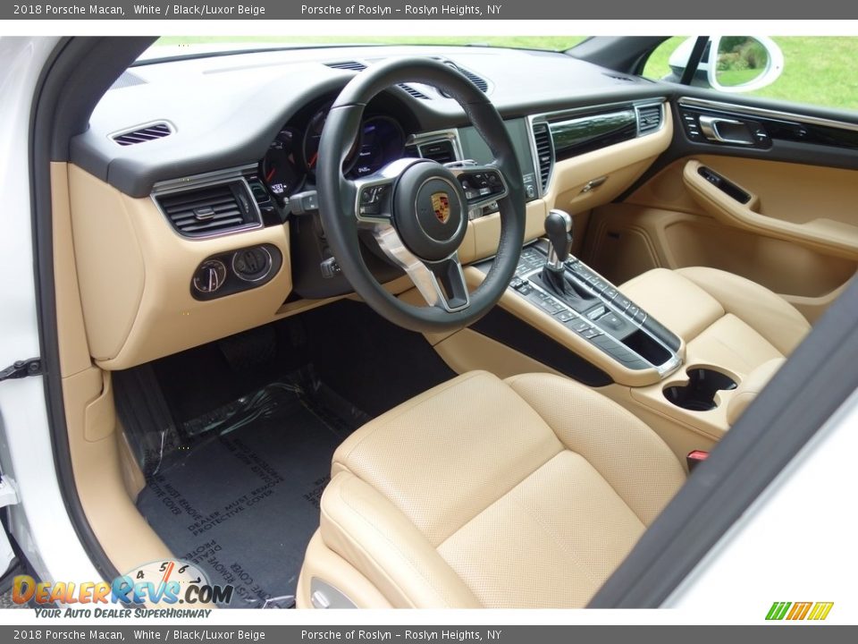 2018 Porsche Macan White / Black/Luxor Beige Photo #10