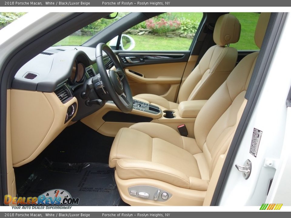 2018 Porsche Macan White / Black/Luxor Beige Photo #12