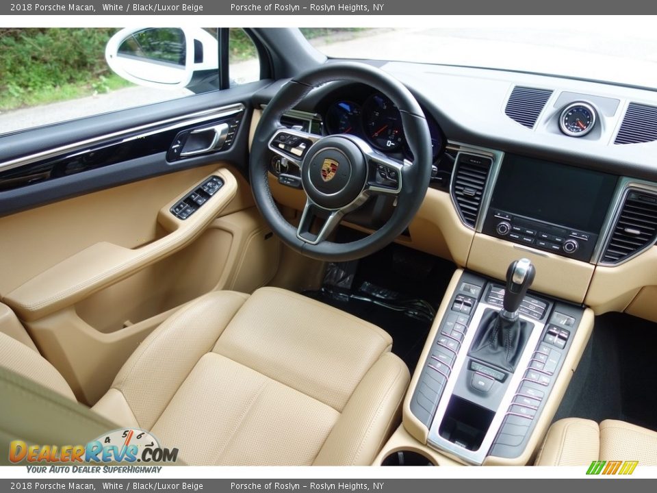 2018 Porsche Macan White / Black/Luxor Beige Photo #13