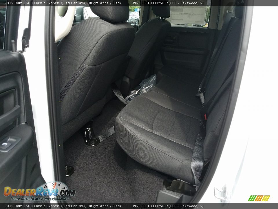 2019 Ram 1500 Classic Express Quad Cab 4x4 Bright White / Black Photo #8