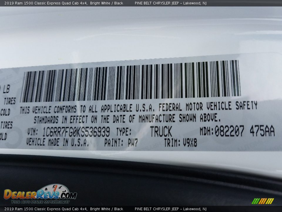 2019 Ram 1500 Classic Express Quad Cab 4x4 Bright White / Black Photo #9