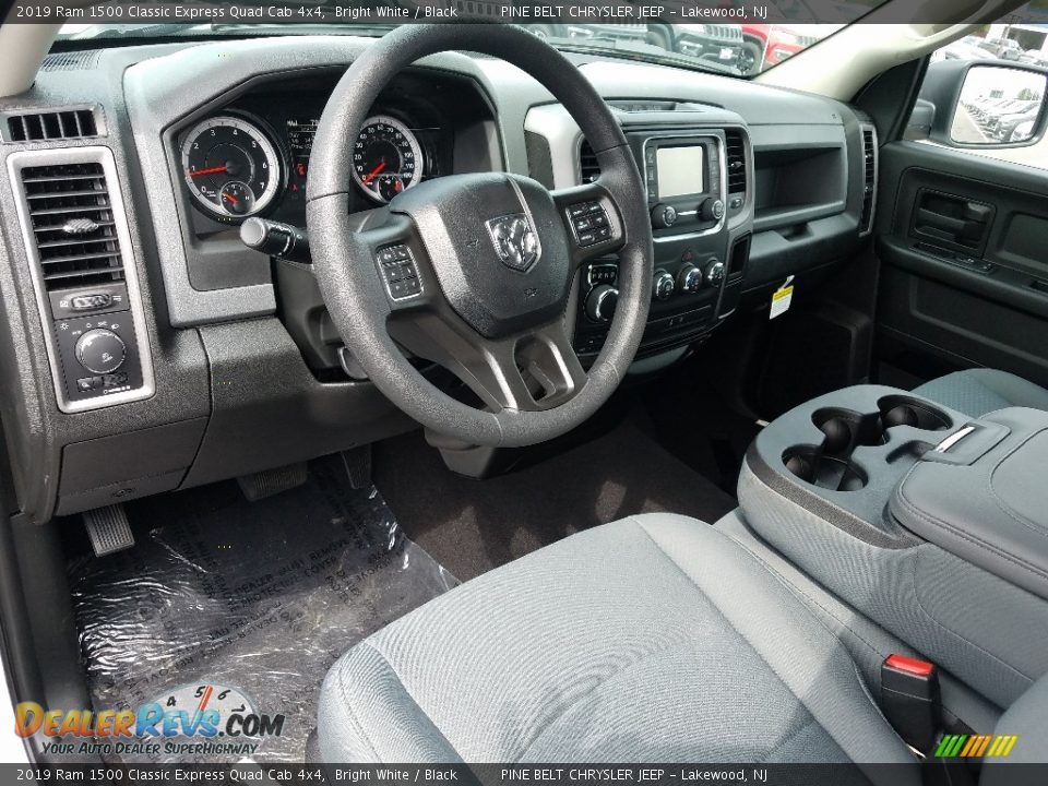 2019 Ram 1500 Classic Express Quad Cab 4x4 Bright White / Black Photo #7