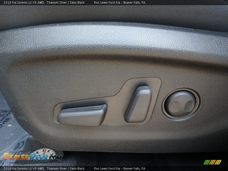 2019 Kia Sorento LX V6 AWD Titanium Silver / Satin Black Photo #16
