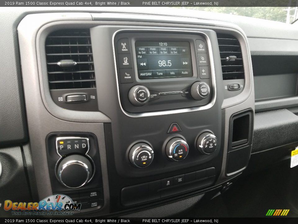 2019 Ram 1500 Classic Express Quad Cab 4x4 Bright White / Black Photo #10