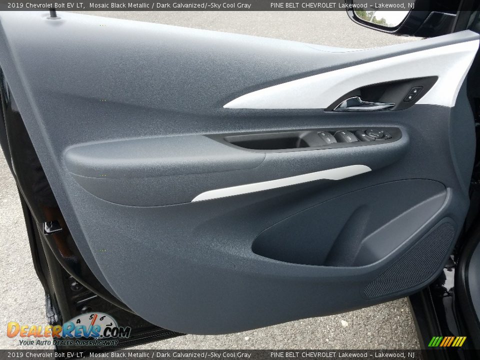 Door Panel of 2019 Chevrolet Bolt EV LT Photo #7
