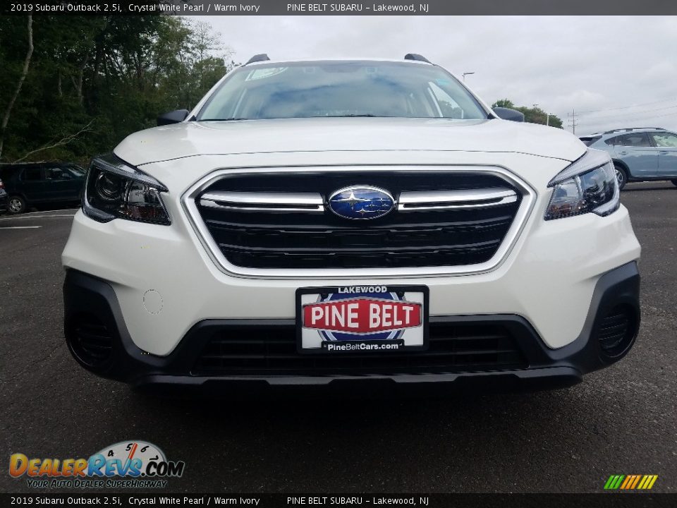 2019 Subaru Outback 2.5i Crystal White Pearl / Warm Ivory Photo #2