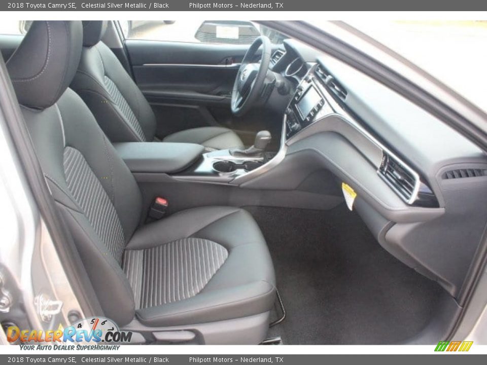 2018 Toyota Camry SE Celestial Silver Metallic / Black Photo #32
