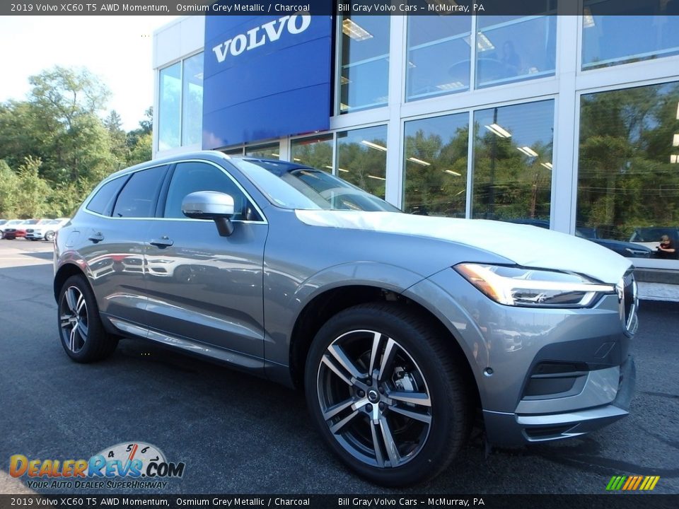 Front 3/4 View of 2019 Volvo XC60 T5 AWD Momentum Photo #1