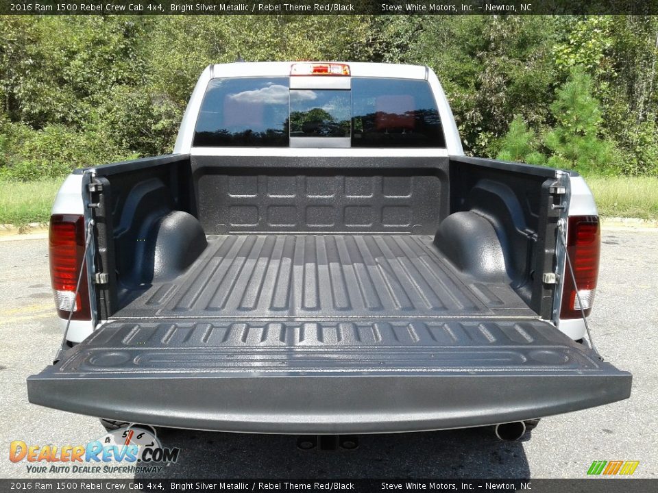 2016 Ram 1500 Rebel Crew Cab 4x4 Bright Silver Metallic / Rebel Theme Red/Black Photo #12