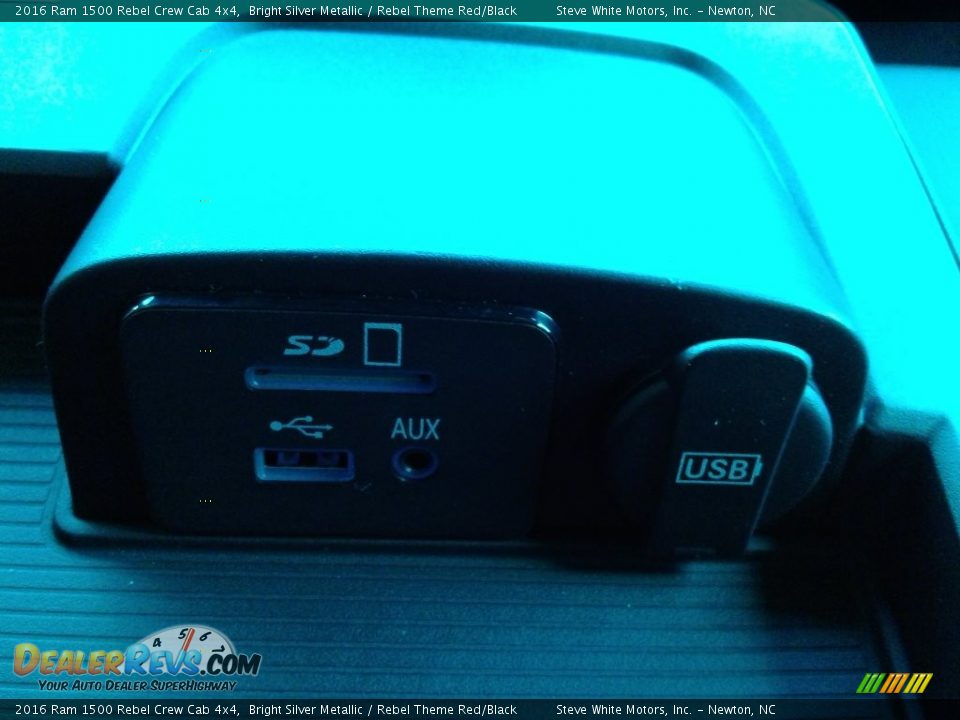 2016 Ram 1500 Rebel Crew Cab 4x4 Bright Silver Metallic / Rebel Theme Red/Black Photo #30