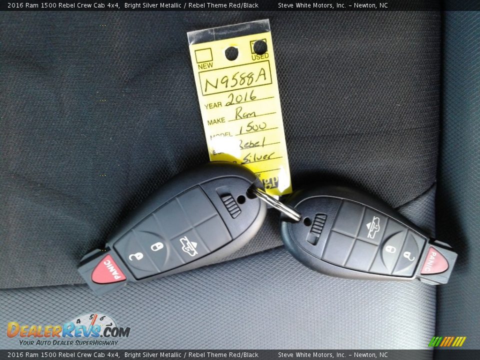 2016 Ram 1500 Rebel Crew Cab 4x4 Bright Silver Metallic / Rebel Theme Red/Black Photo #36