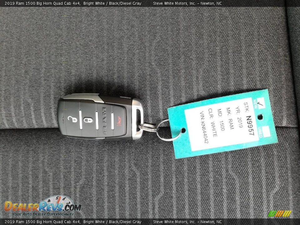 2019 Ram 1500 Big Horn Quad Cab 4x4 Bright White / Black/Diesel Gray Photo #30
