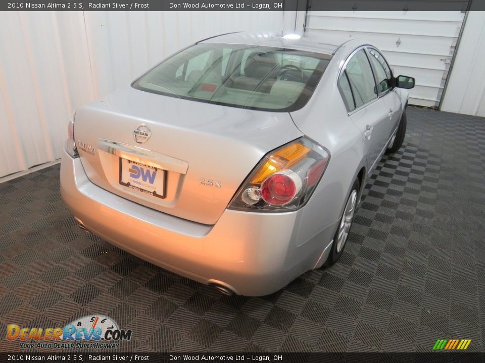 2010 Nissan Altima 2.5 S Radiant Silver / Frost Photo #13