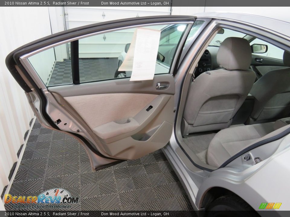 2010 Nissan Altima 2.5 S Radiant Silver / Frost Photo #20
