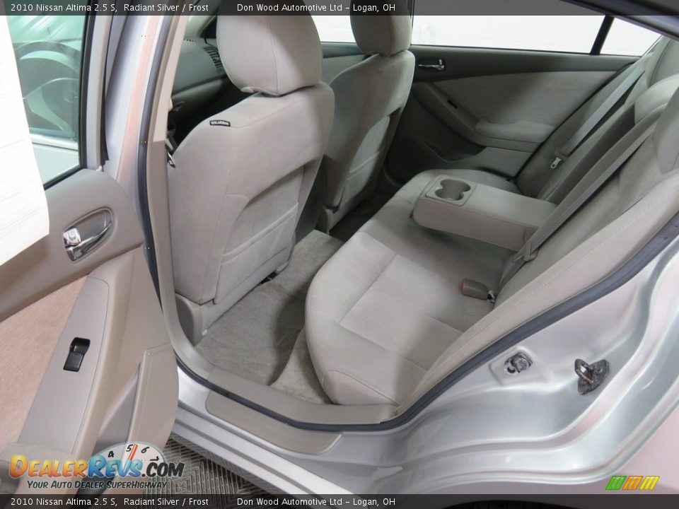 2010 Nissan Altima 2.5 S Radiant Silver / Frost Photo #21