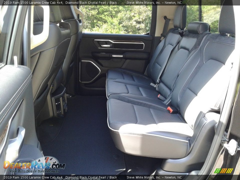 2019 Ram 1500 Laramie Crew Cab 4x4 Diamond Black Crystal Pearl / Black Photo #11