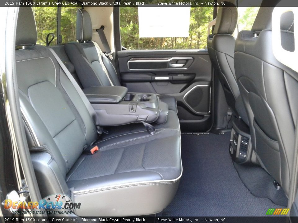 2019 Ram 1500 Laramie Crew Cab 4x4 Diamond Black Crystal Pearl / Black Photo #15