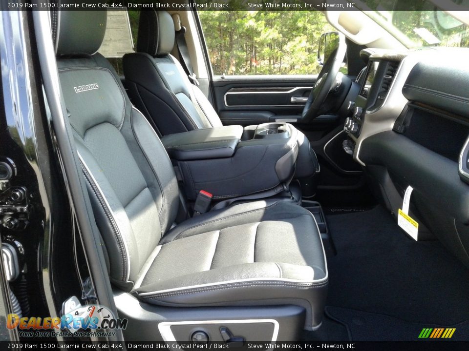 2019 Ram 1500 Laramie Crew Cab 4x4 Diamond Black Crystal Pearl / Black Photo #16