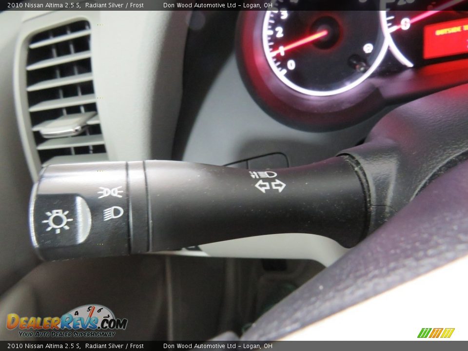 2010 Nissan Altima 2.5 S Radiant Silver / Frost Photo #33