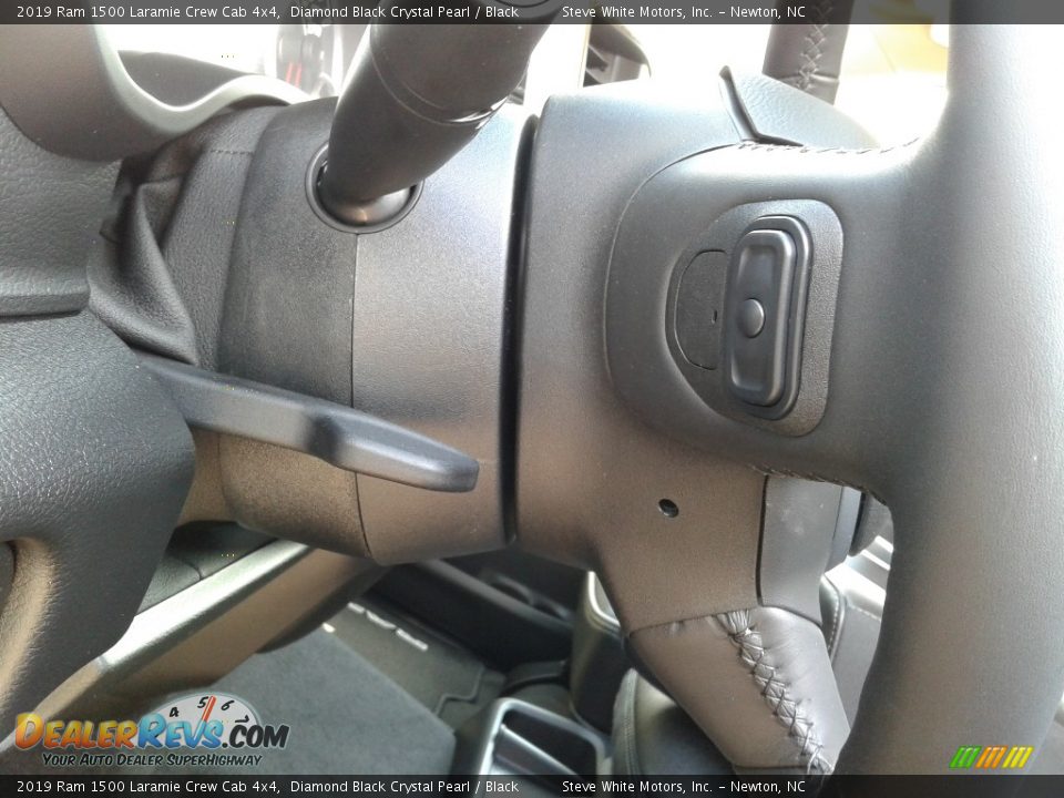 2019 Ram 1500 Laramie Crew Cab 4x4 Diamond Black Crystal Pearl / Black Photo #17