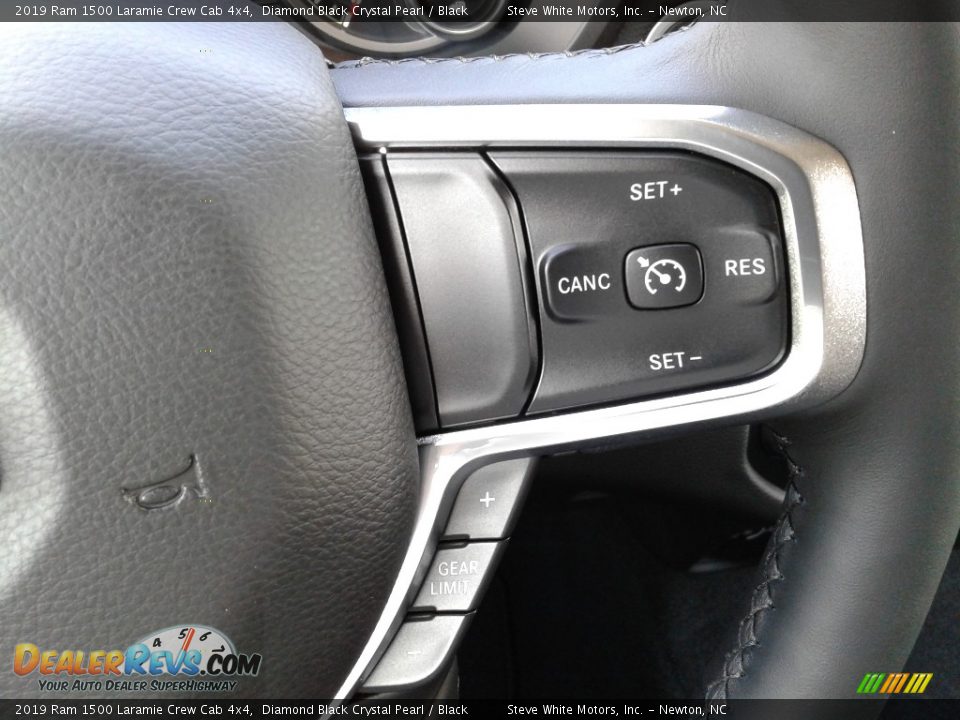 2019 Ram 1500 Laramie Crew Cab 4x4 Diamond Black Crystal Pearl / Black Photo #20
