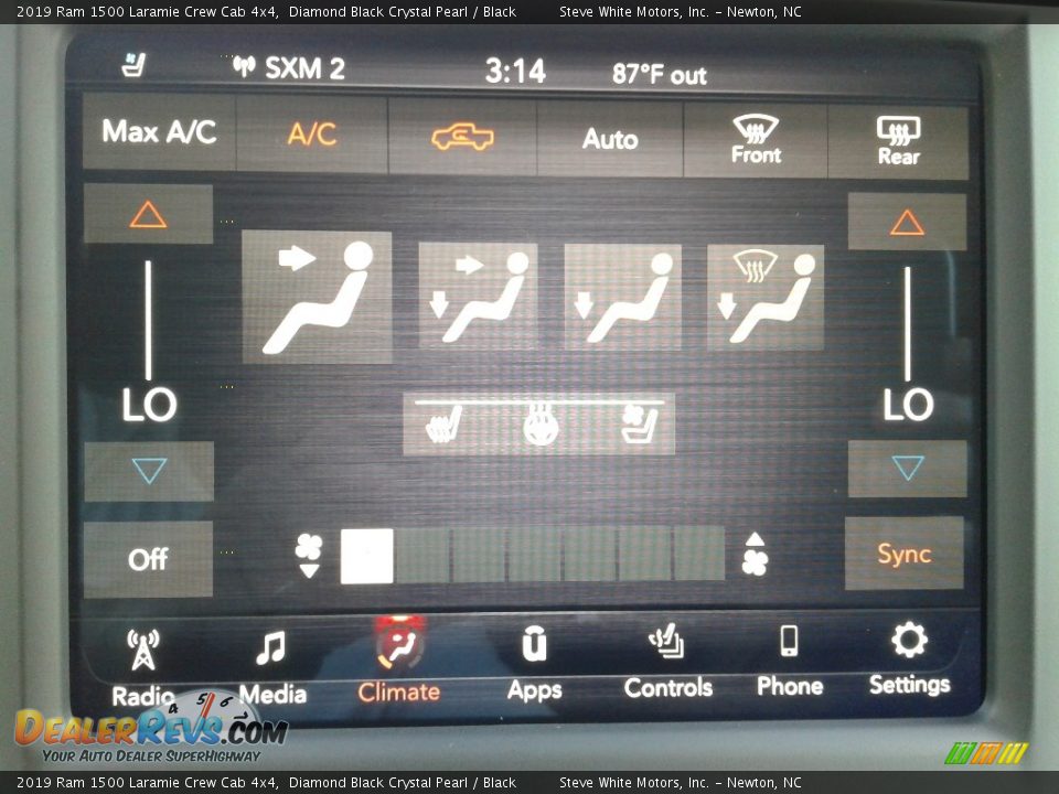 2019 Ram 1500 Laramie Crew Cab 4x4 Diamond Black Crystal Pearl / Black Photo #26