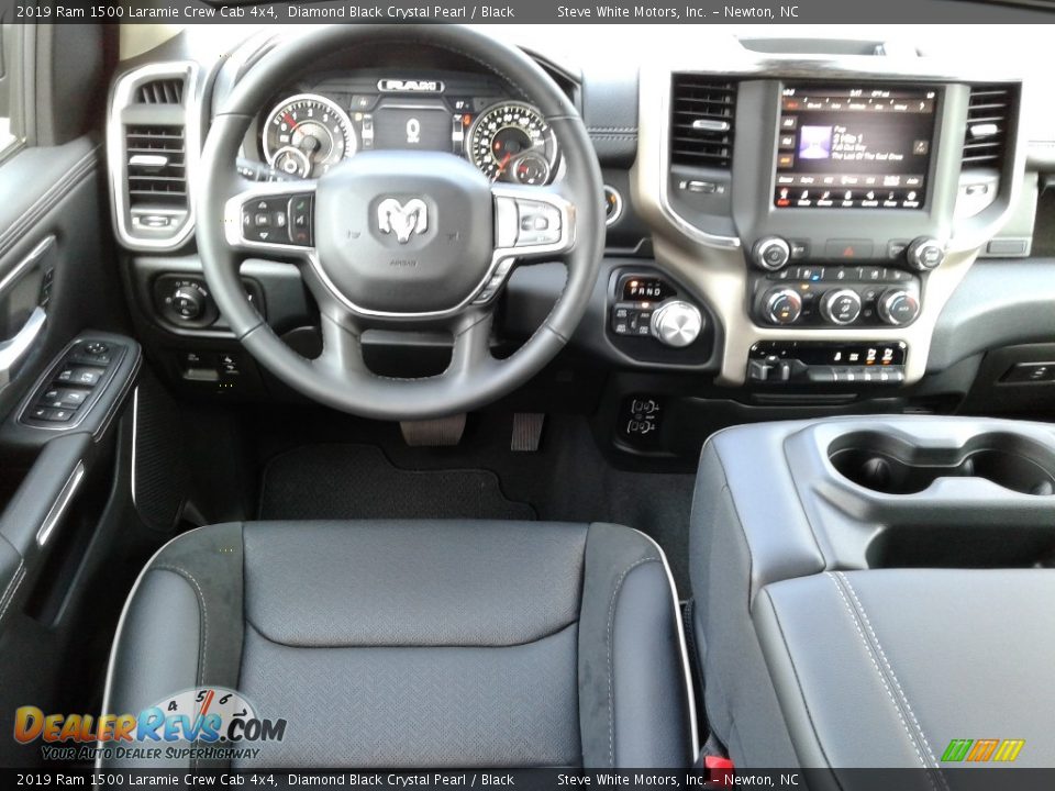 2019 Ram 1500 Laramie Crew Cab 4x4 Diamond Black Crystal Pearl / Black Photo #36