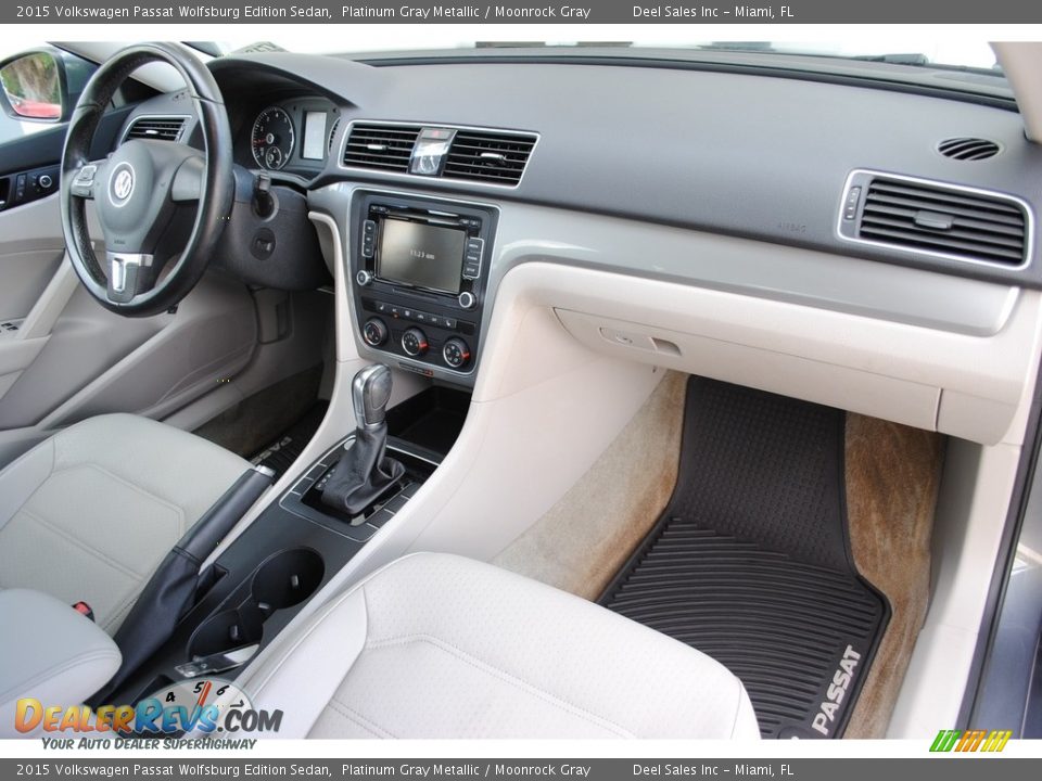 2015 Volkswagen Passat Wolfsburg Edition Sedan Platinum Gray Metallic / Moonrock Gray Photo #17